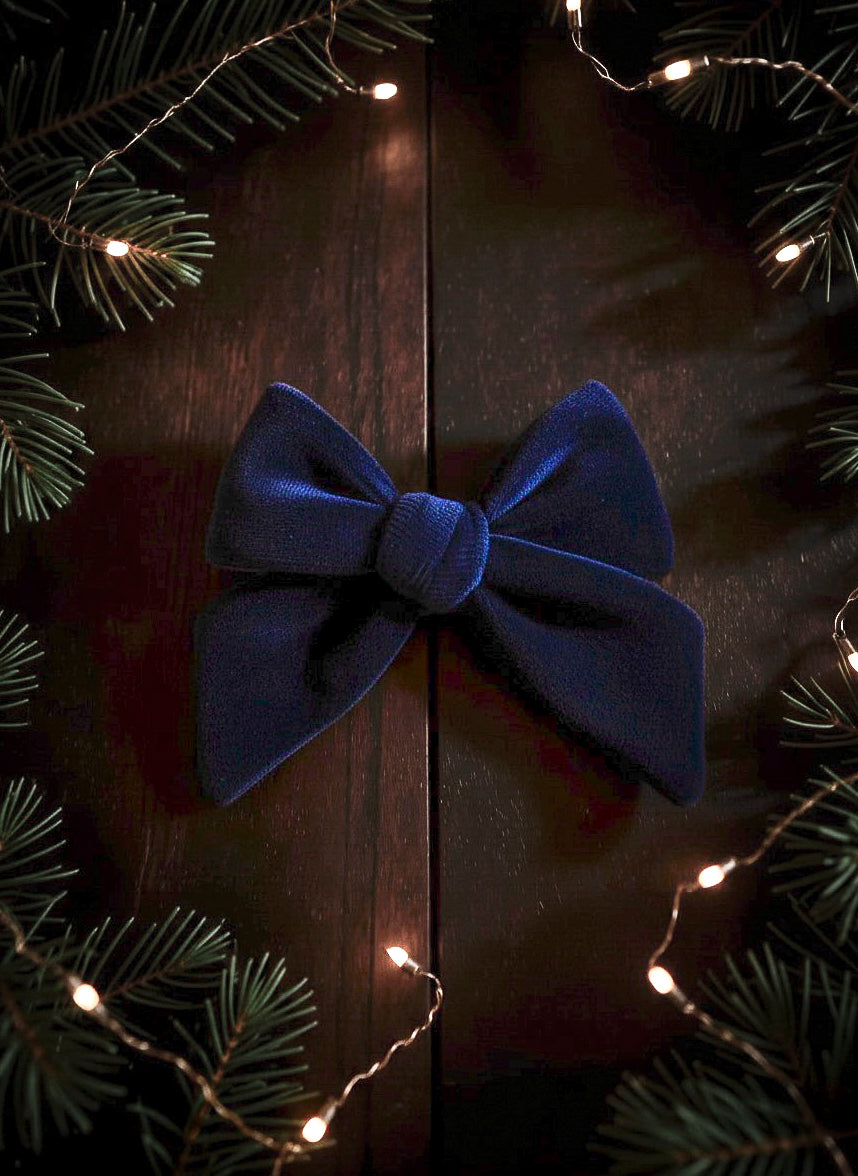 Moody Winter Velvet Bows: Navy