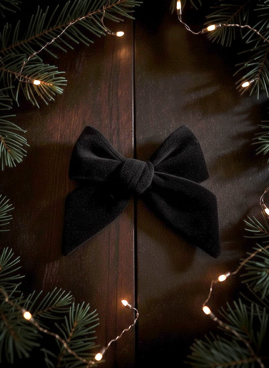Moody Winter Velvet Bows: Midnight